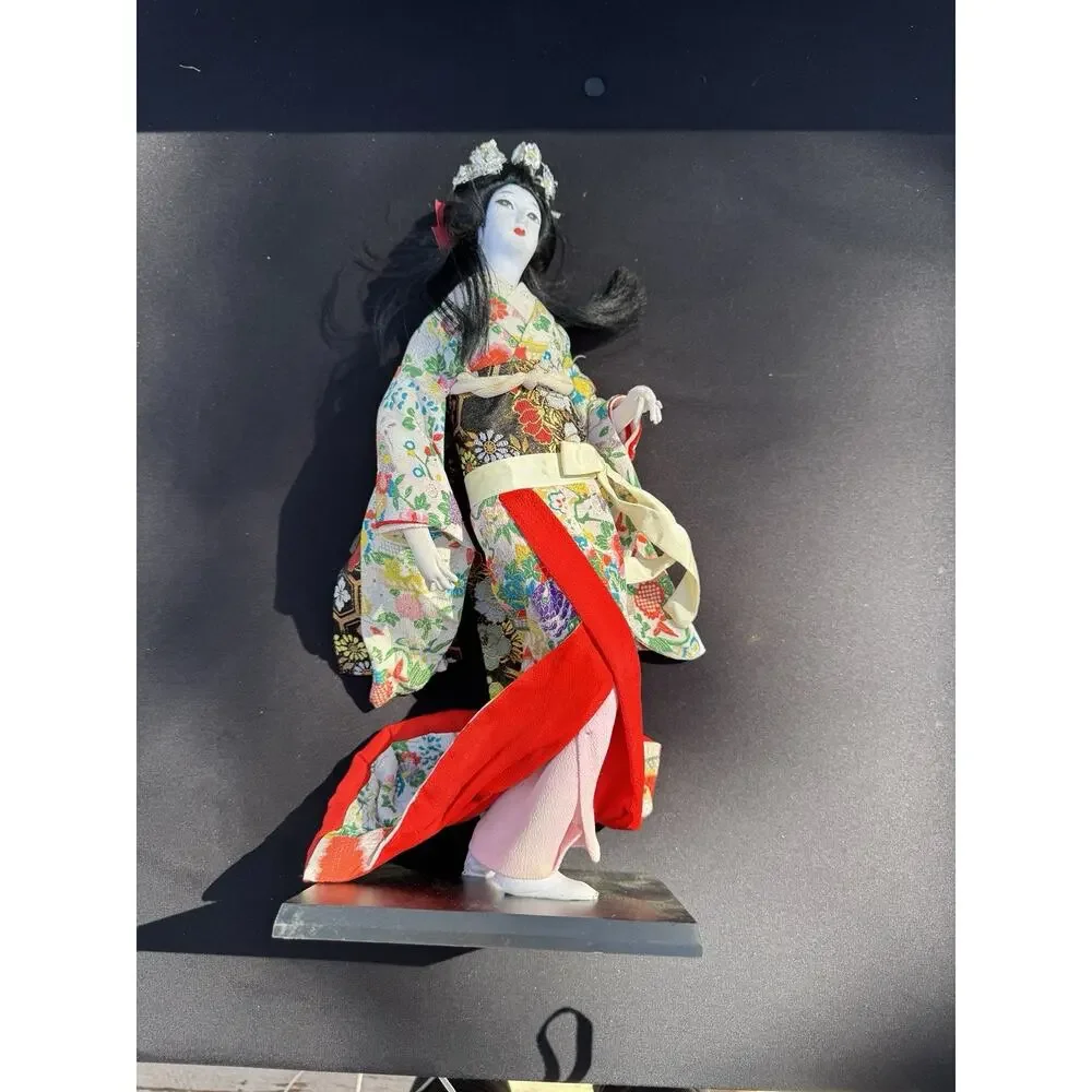 Japanese Geisha Silk Gold Kimono 17.5